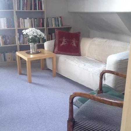 Bed Books & Breakfast 公寓