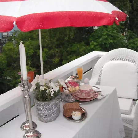 Bed Books & Breakfast Apartment *