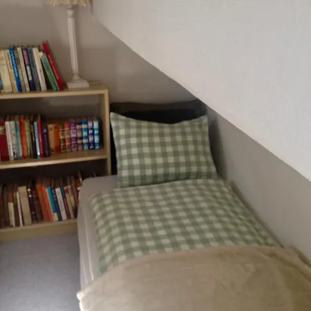 Lägenhet Bed Books & Breakfast *